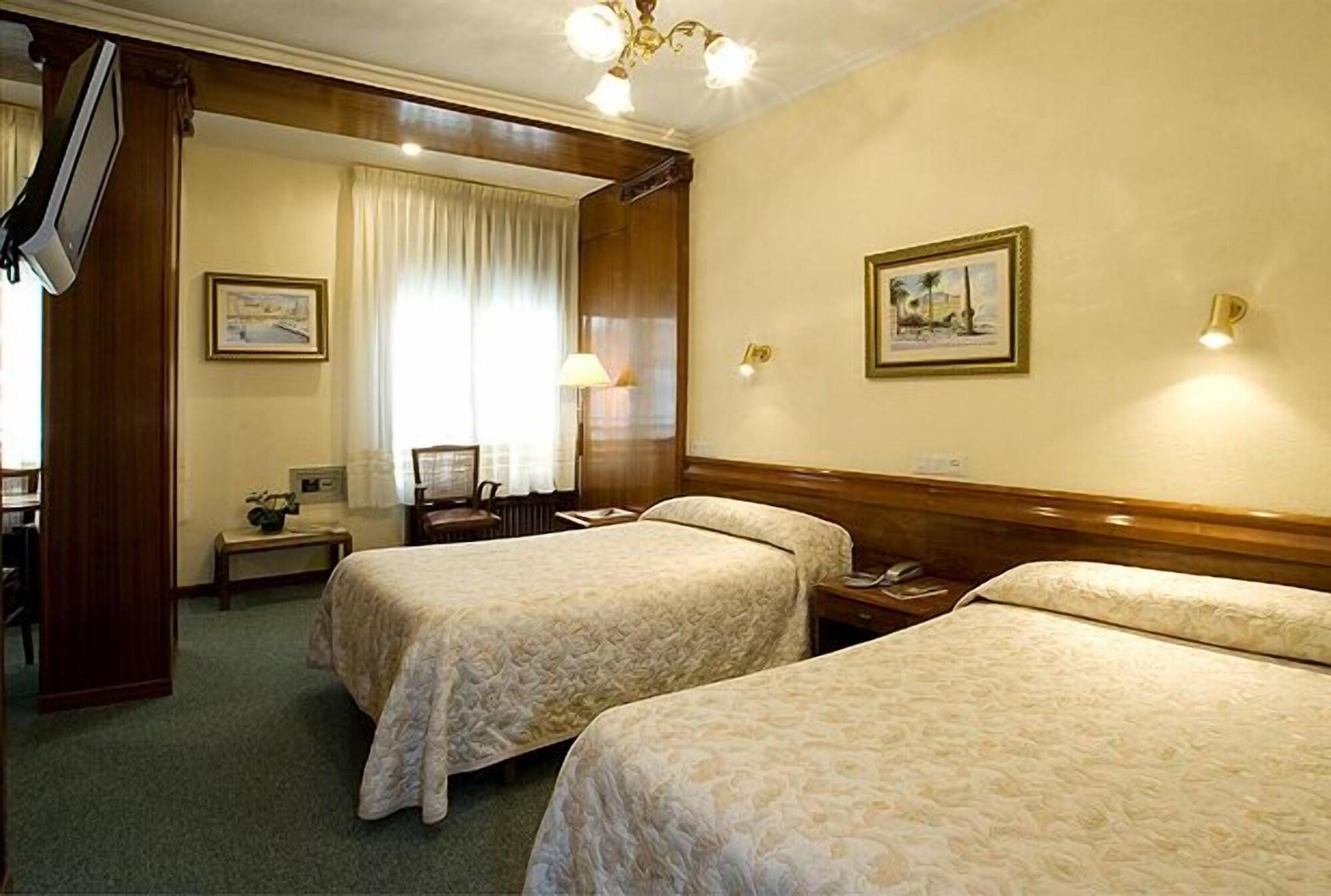 Hotel Castilla Gijón Esterno foto