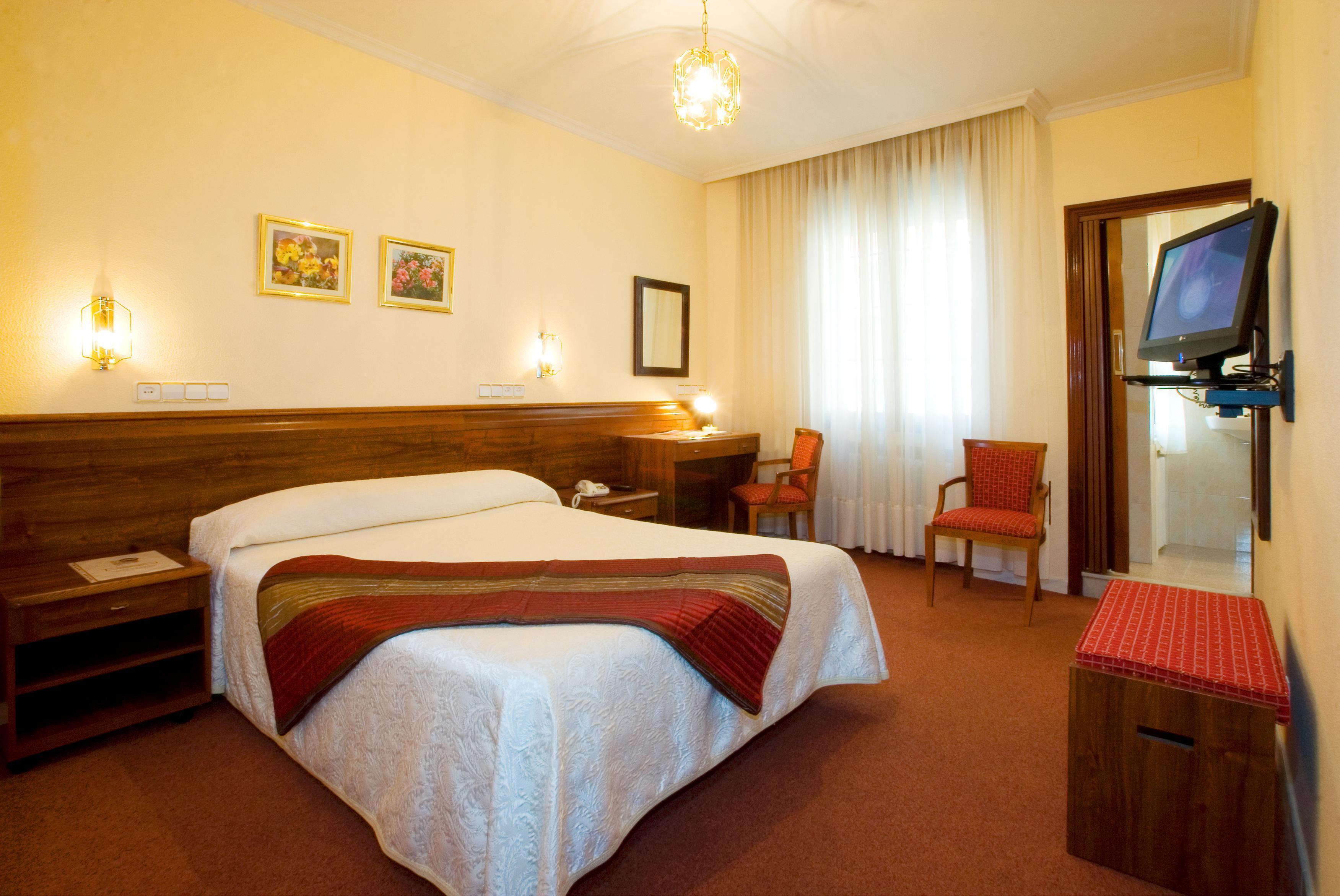 Hotel Castilla Gijón Esterno foto