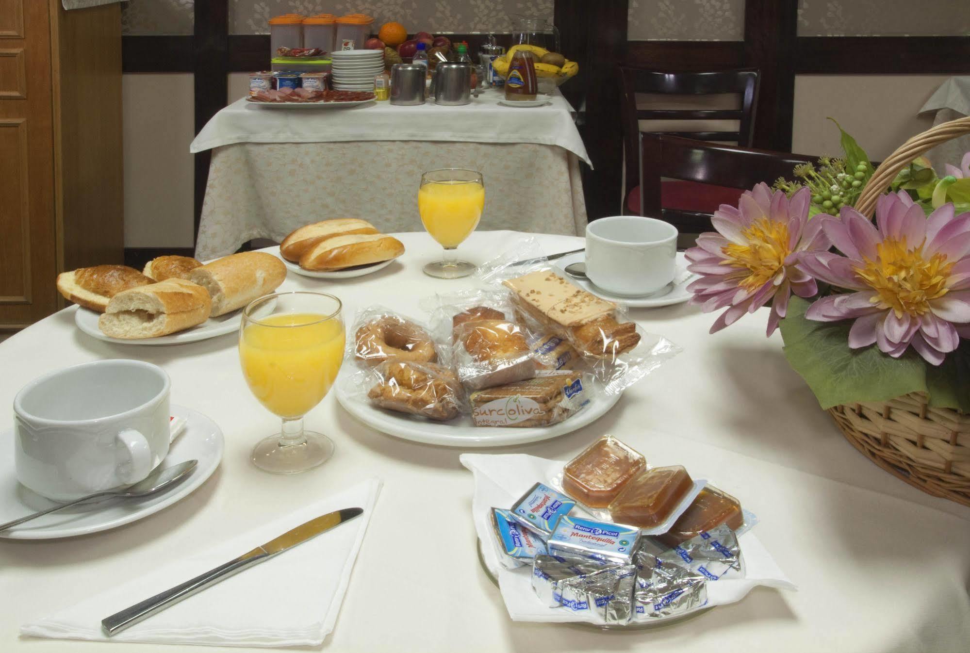 Hotel Castilla Gijón Esterno foto