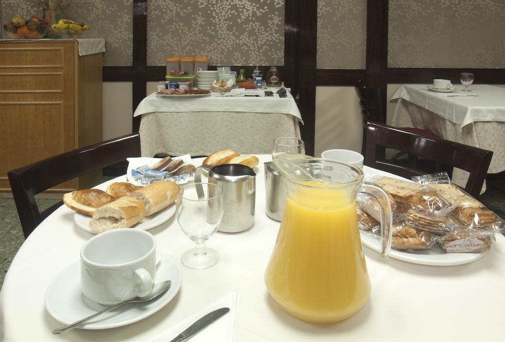 Hotel Castilla Gijón Esterno foto